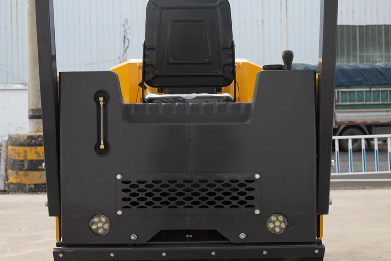 details of vibratory roller